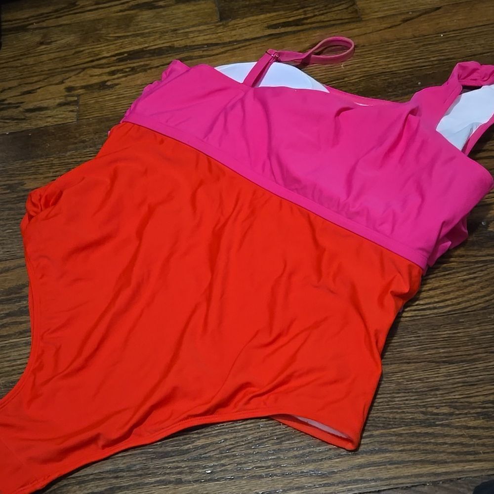 Gabi Fresh X Eloquii One Shoulder Swimsuit Size 24 - Picture 4 of 6